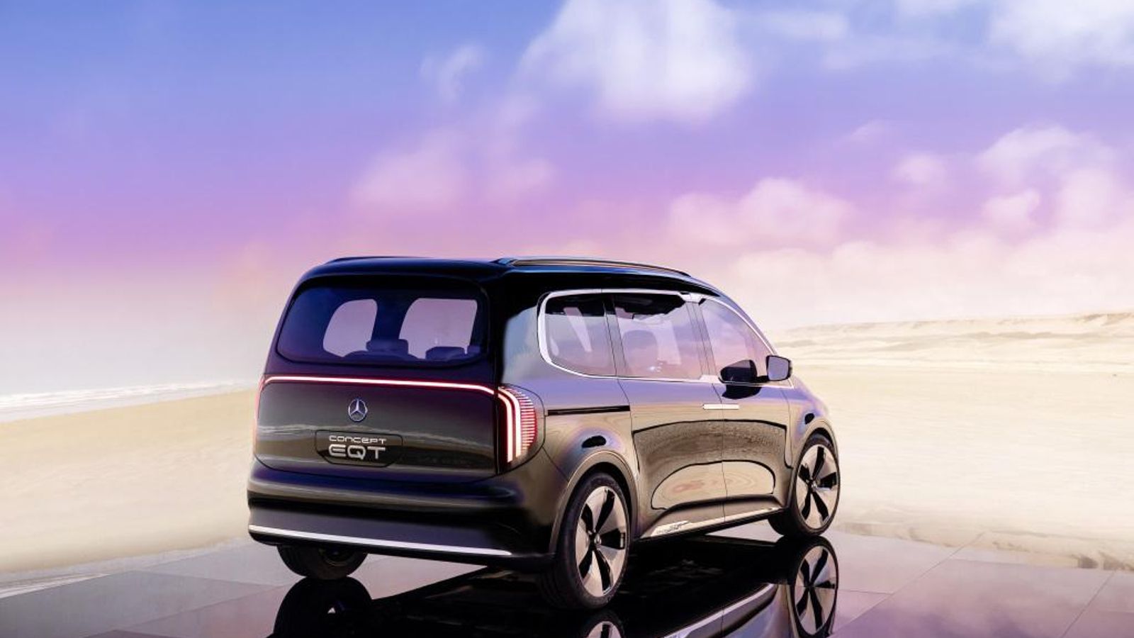 El EQT medirá cerca de cinco metros de largo. Un EQV mide 5,14 m. Por debajo de ambos modelos se situará el Citan eléctrico.