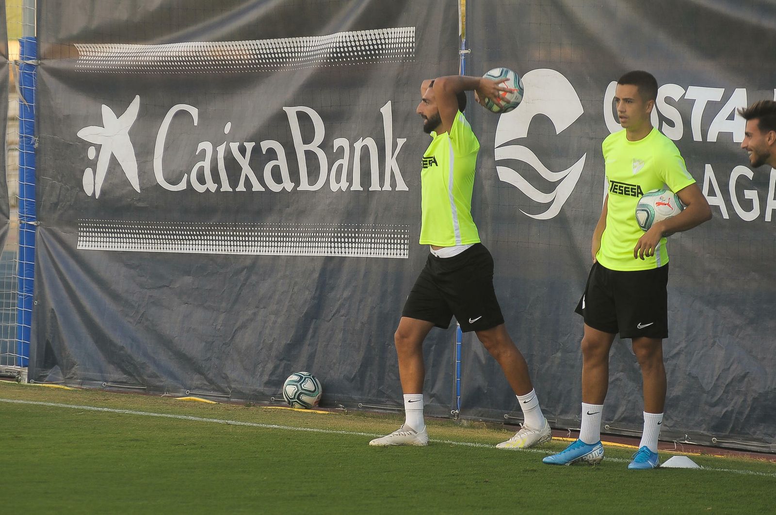 Las fotos del entrenamiento del Málaga CF tras la tormenta