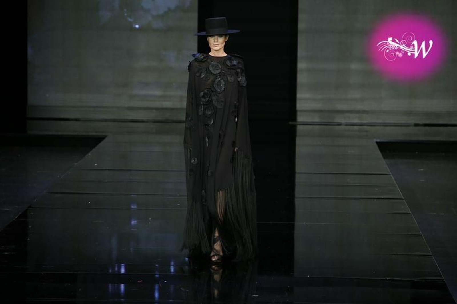 Cristo Báñez vuelve a SIMOF para presentar su colección de flamenca 2020, todas las fotos