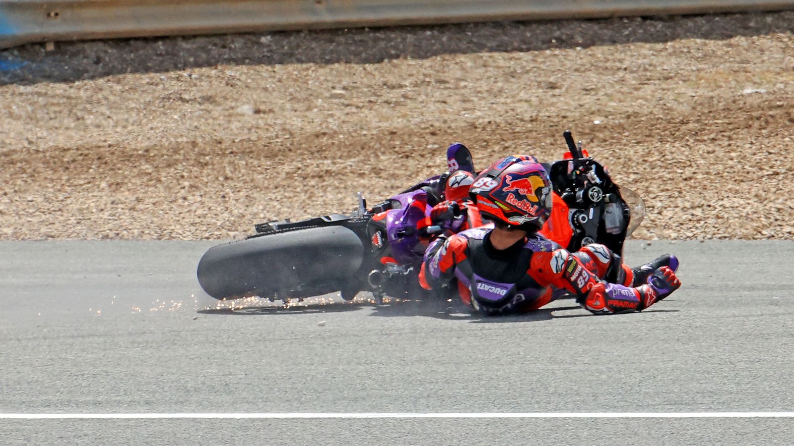 Imágenes de las caídas en las carreras del GP España en Jerez