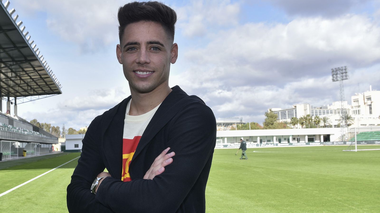 Álex Moreno, tras el entrenamiento de ayer.