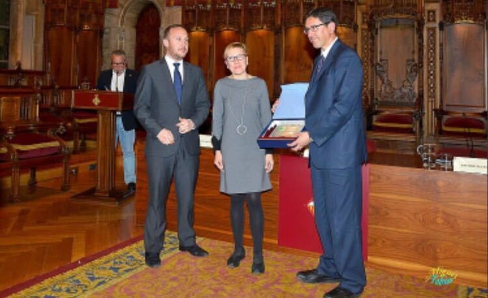 Antonio Iglesias Martín, a la derecha, en el acto del Día de Andalucía.