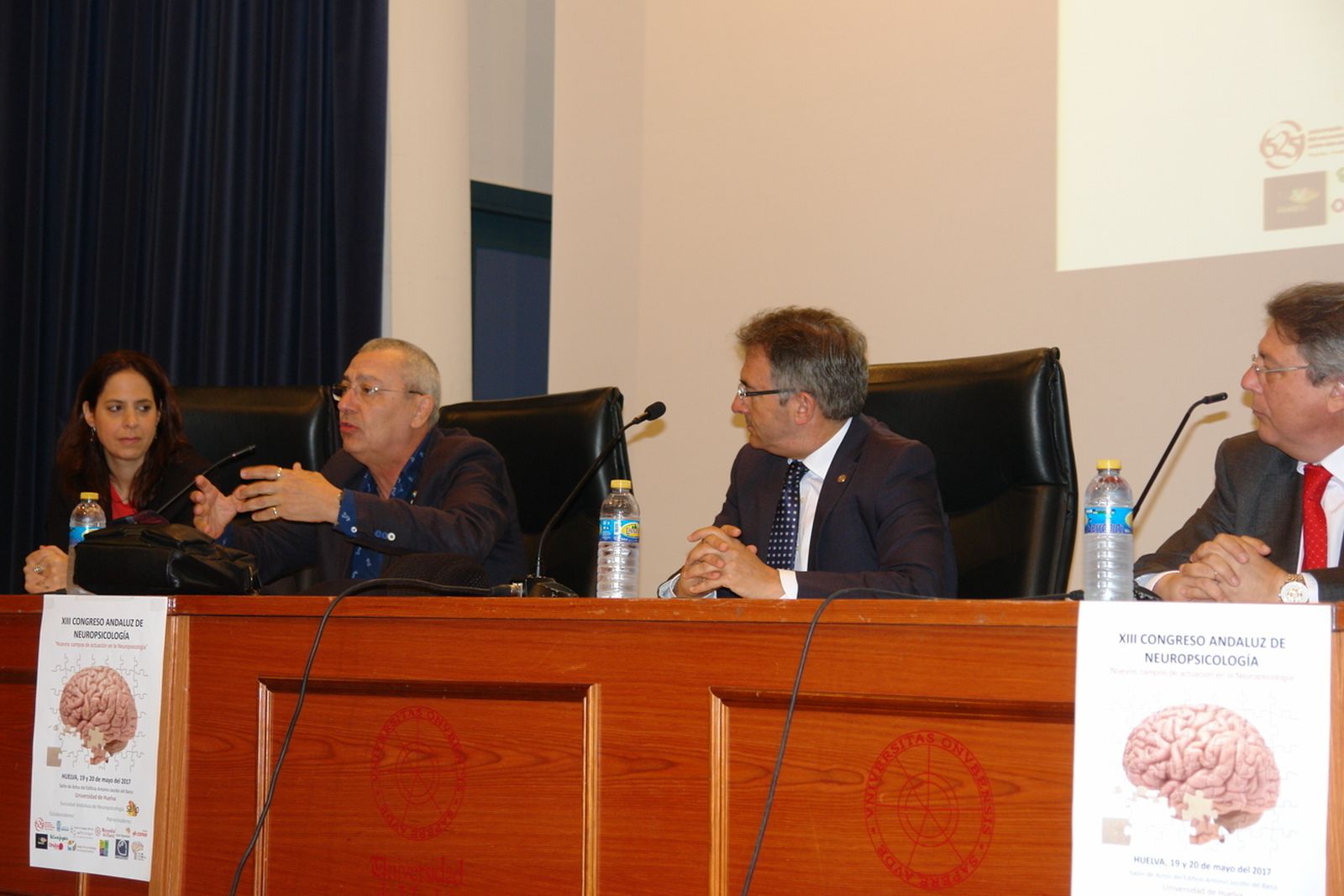 Mesa presidencial de la inauguración del congreso, en Jacobo del Barco.