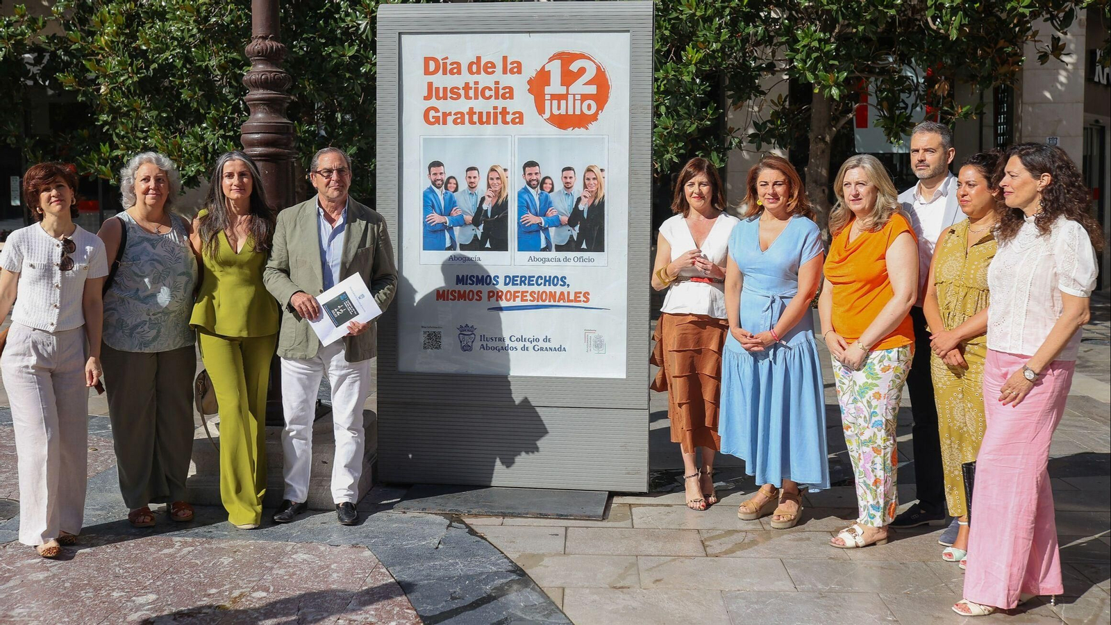 El decano del Colegio de Abogados de Granada, Leandro Cabrera, y la concejala de Limpieza, Ana Agudo, en el acto de conmemoración del Día de la Justicia Gratuita