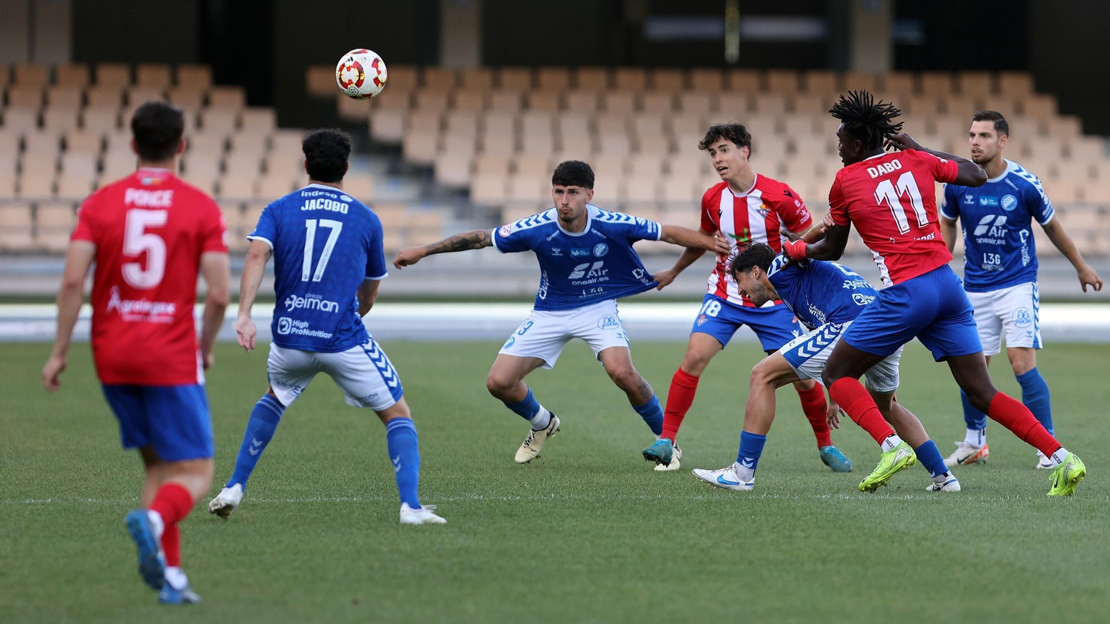 Imágenes del Xerez DFC contra el Don Benito en Chapín