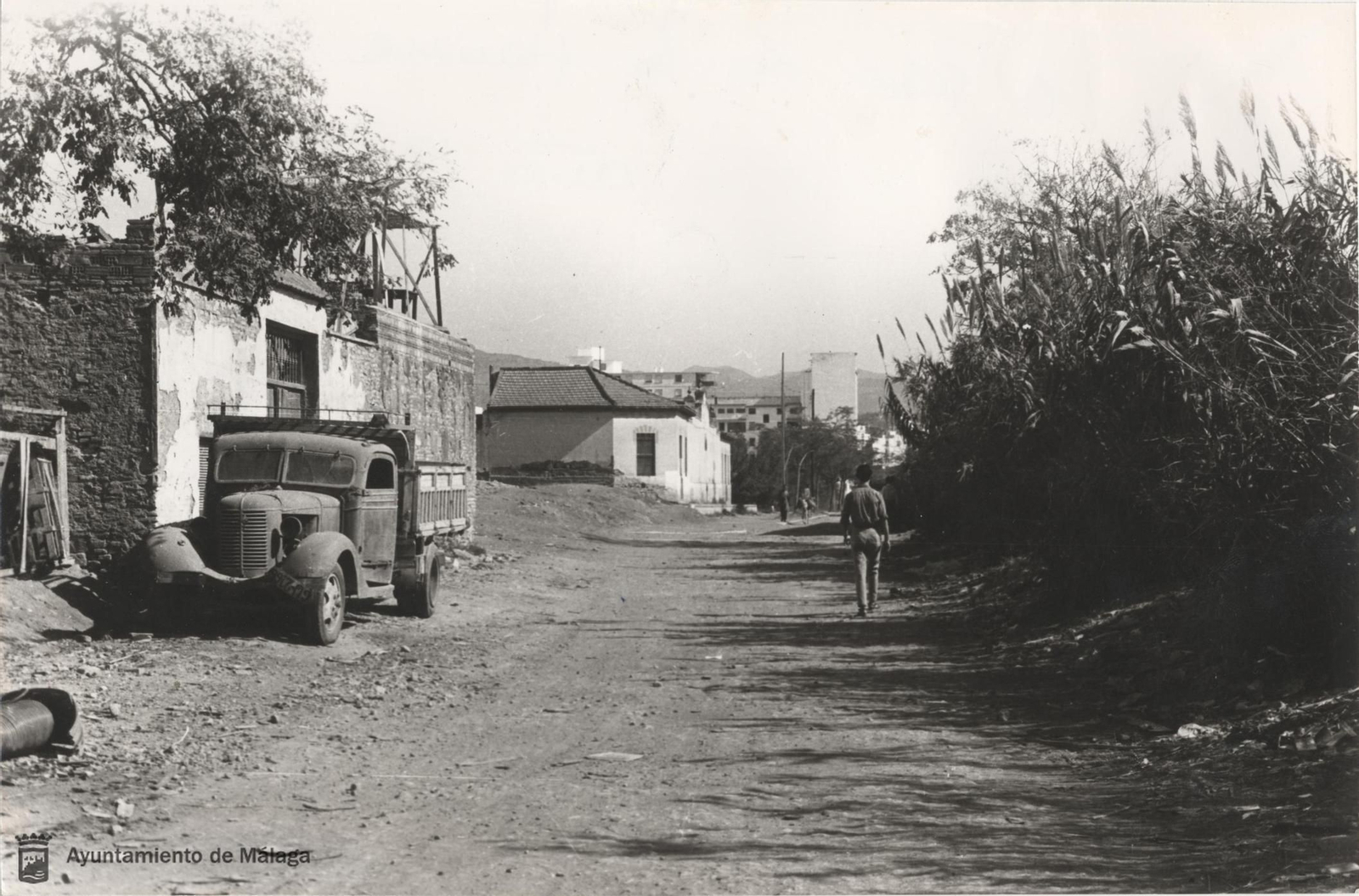 El camino rural por donde se expandió la ciudad