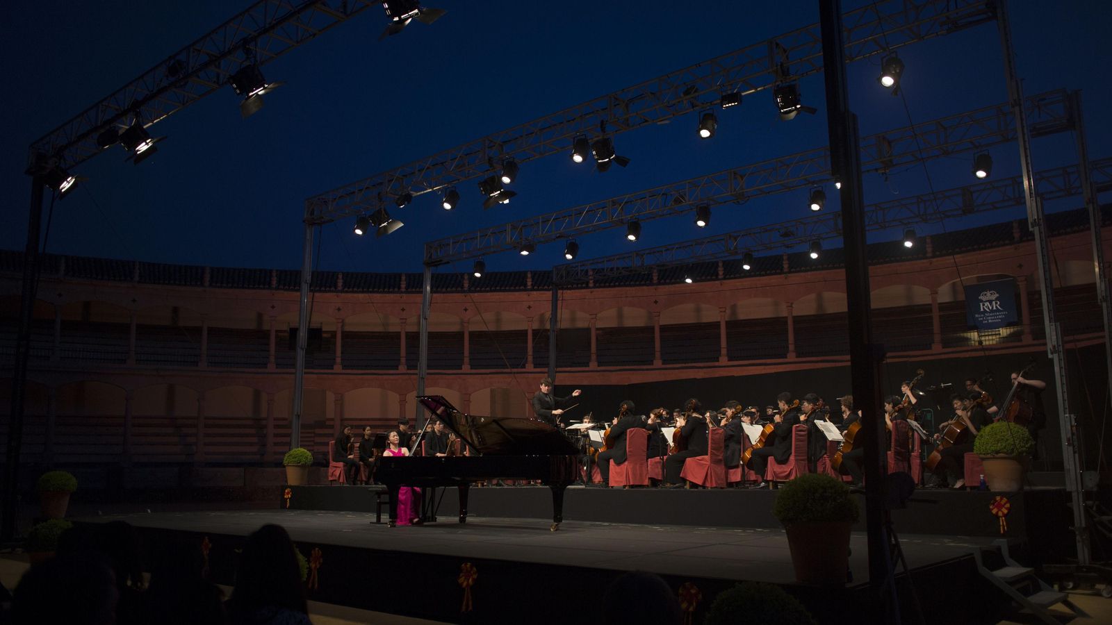 Momento del concierto en la plaza de toros de Ronda