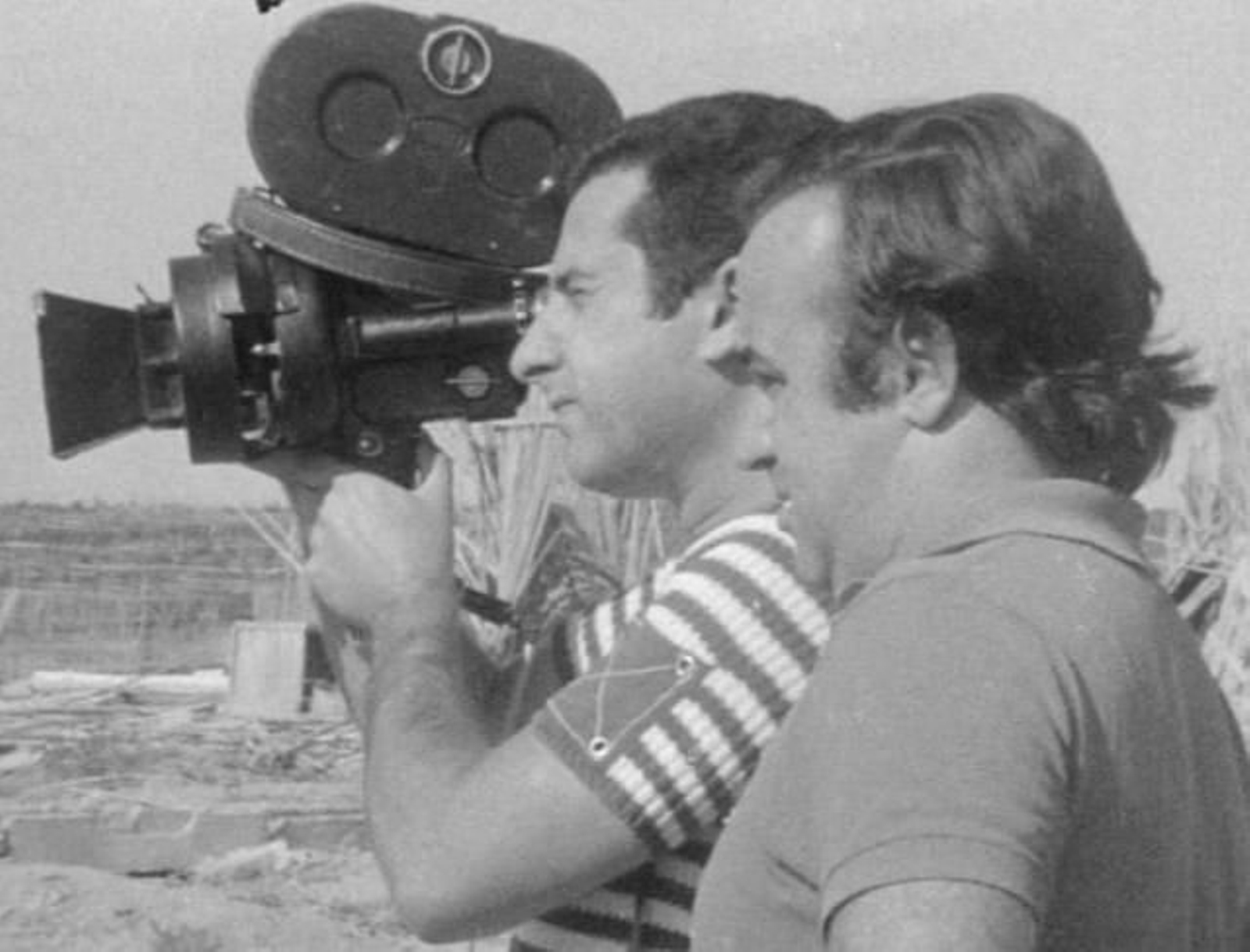 Jesús Almendros y Ramón Saldías, durante el rodaje de 'Aparceros'.