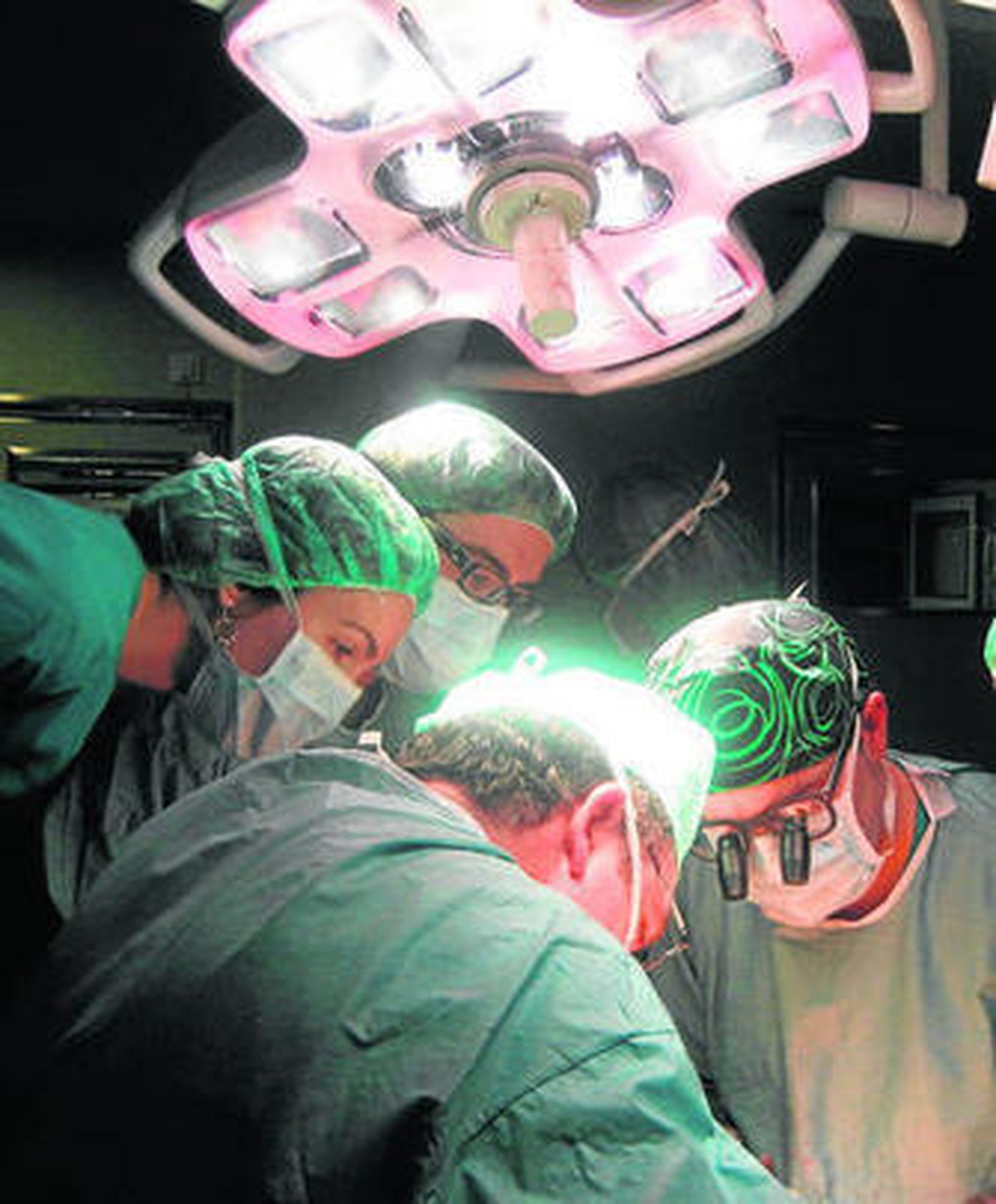 El protocolo de trasplantes moviliza a todos los profesionales.