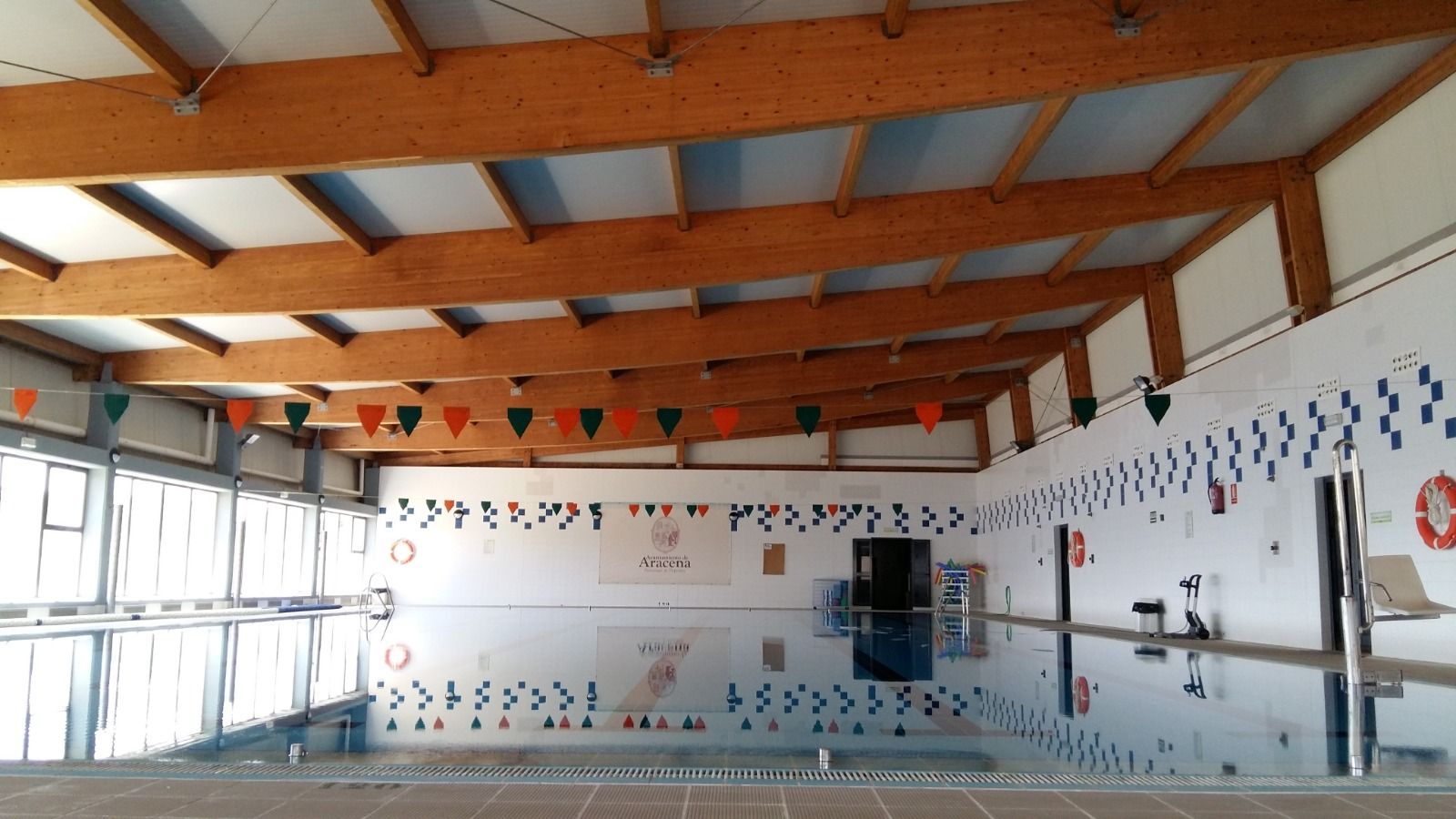 Piscina cubierta de Aracena.