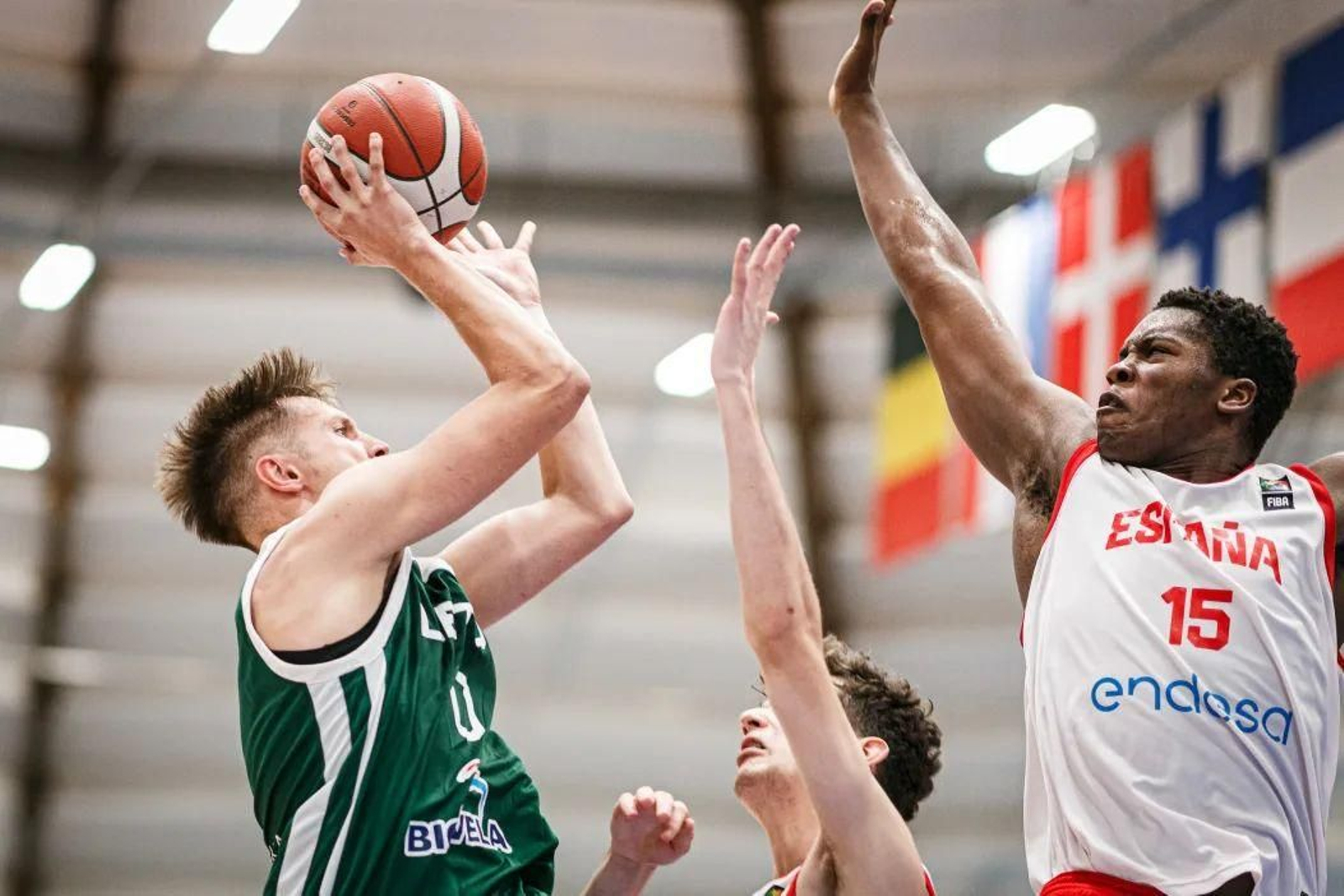 Mario Saint-Supéry, partido notable y una lección en el Europeo sub 18