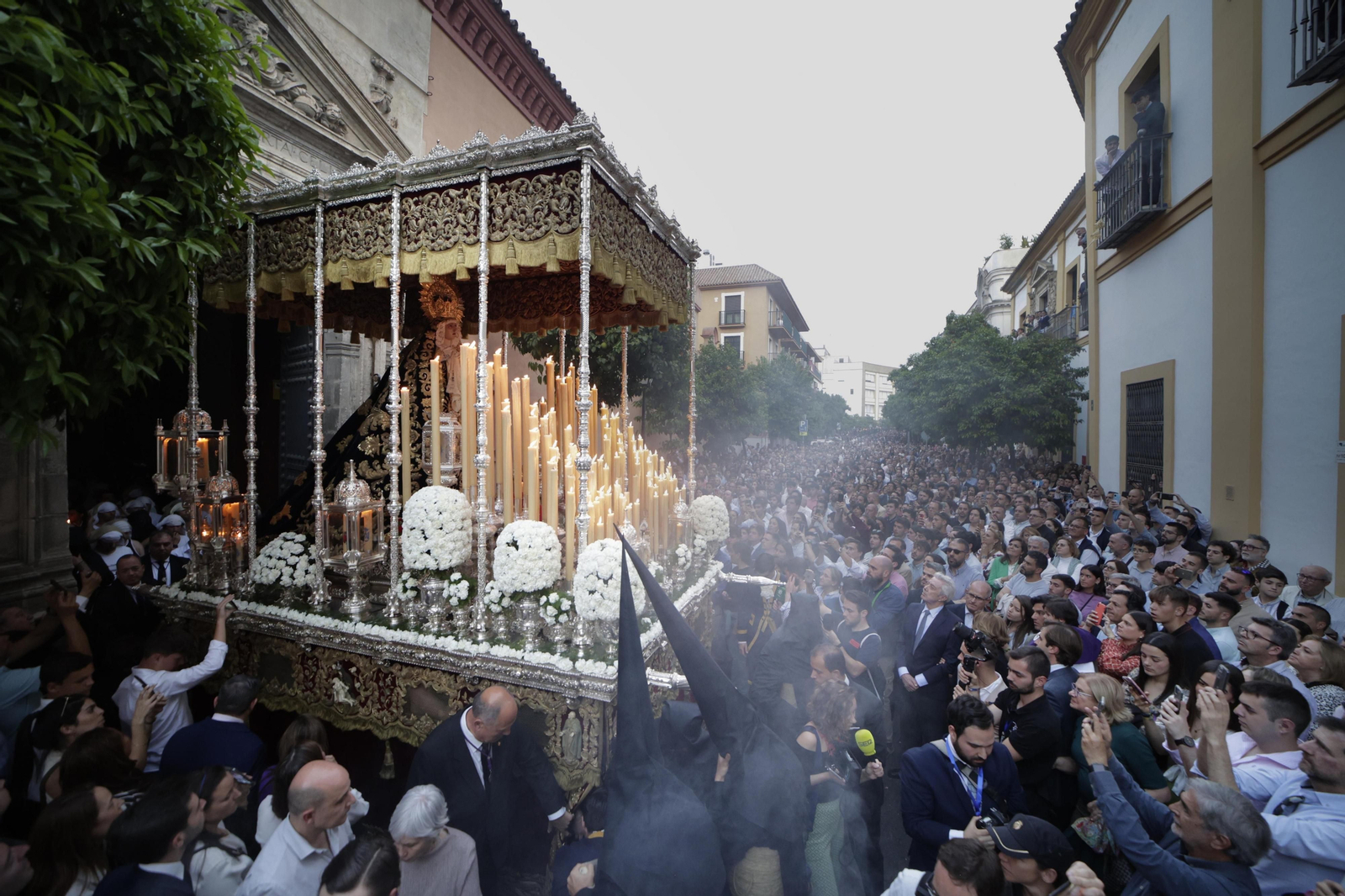 La salida de la Hermandad de las Penas en imágenes