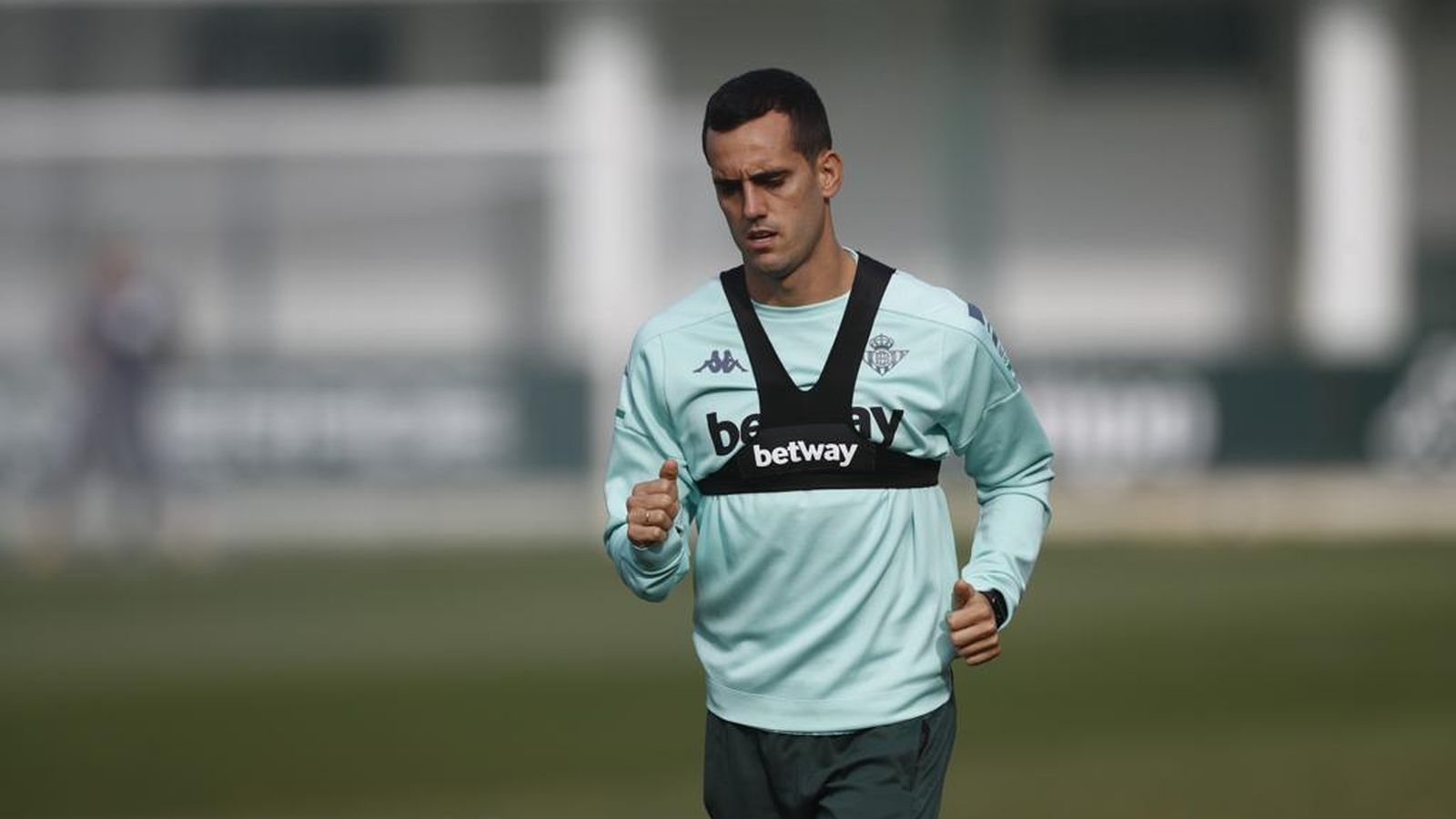 Juanmi realiza carrera continua.