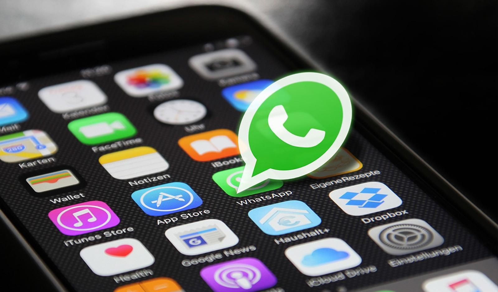 Vox utiliza WhatsApp como nuevo campo de batalla para la política