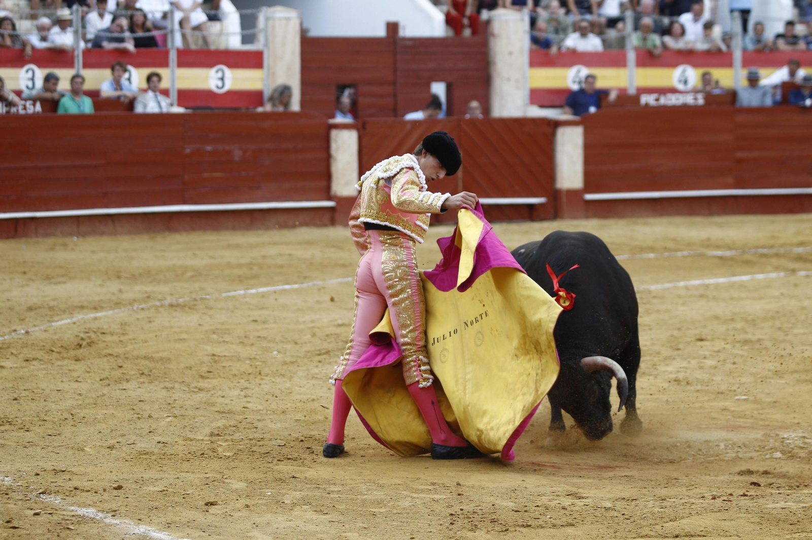 Imágenes de la novillada de la Feria de Almería 2025