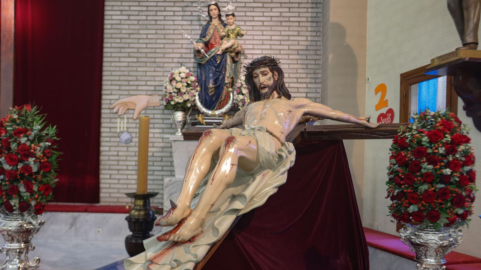 Así vivió Granada la Entronización del Santísimo Cristo de la Redención 2025
