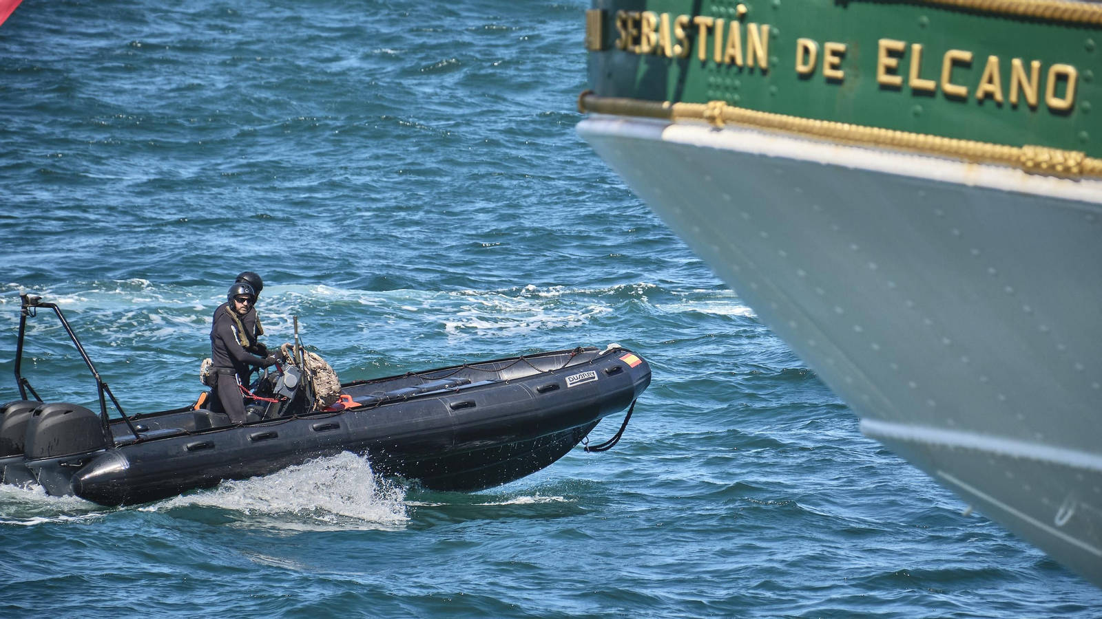 Parada naval y aérea en homenaje a Elcano en aguas de Sanlúcar. Parada naval y aérea en homenaje a Elcano en aguas de Sanlúcar.