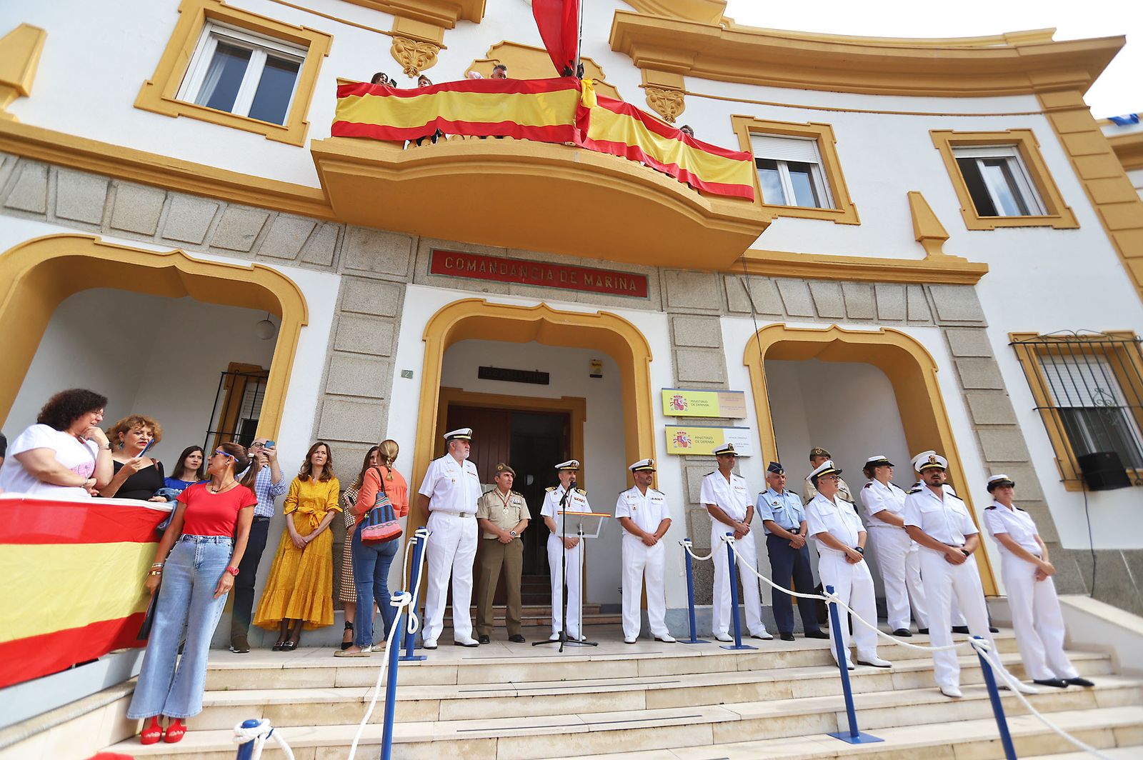 El Rocío 2023: Imágenes de la Hermandad de Emigrantes en su salida de Huelva