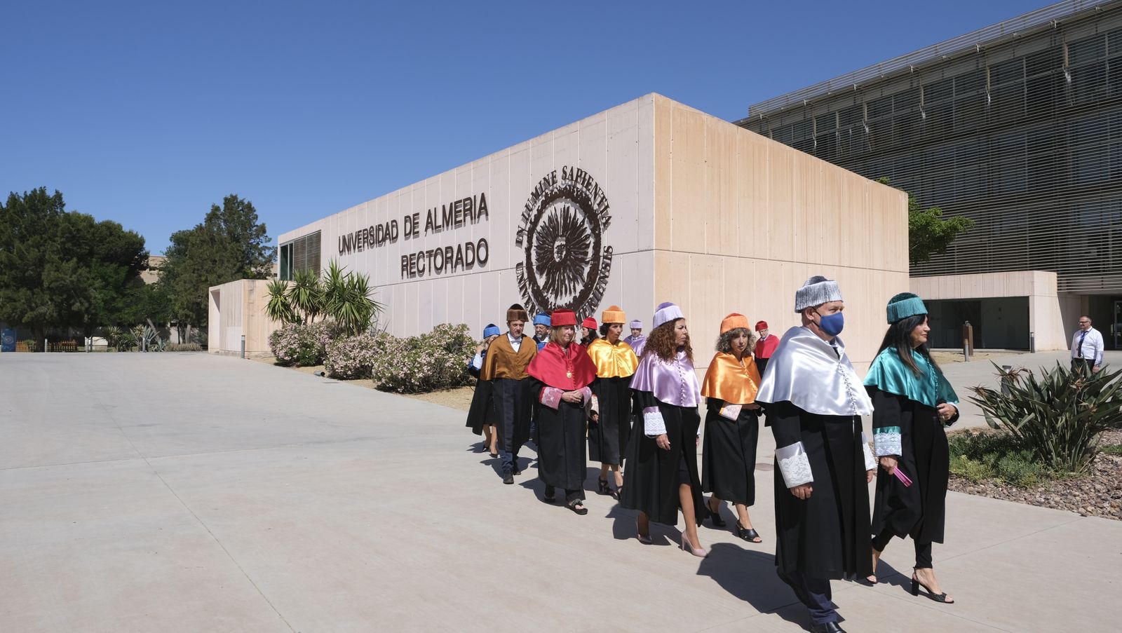 Imágenes de la investidura como Doctor Honoris Causa de la UAL, de Paco Cosentino.