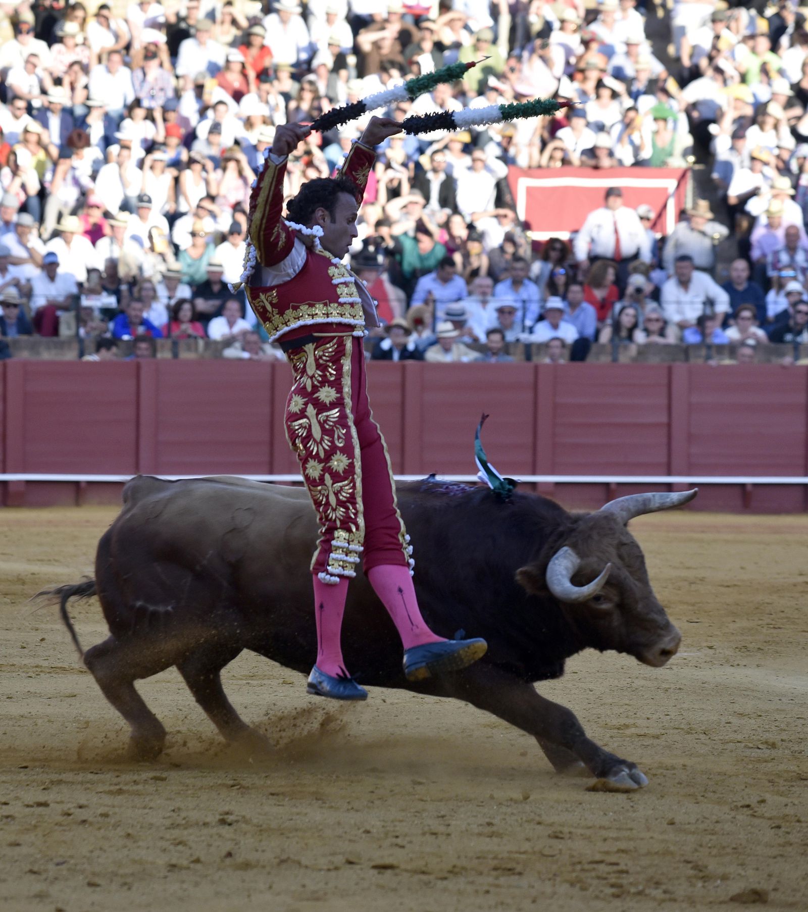 Las imágenes de la 13ª corrida de abono de La Maestranza