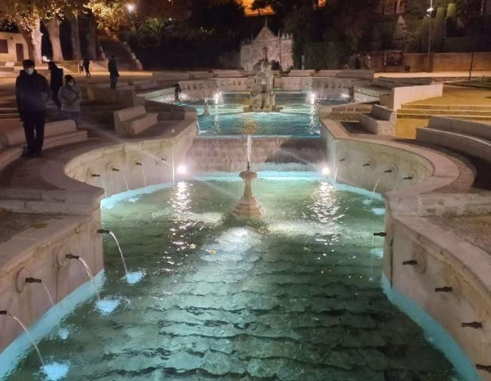 La Fuente del Rey de Priego de Córdoba estrena iluminación artística.