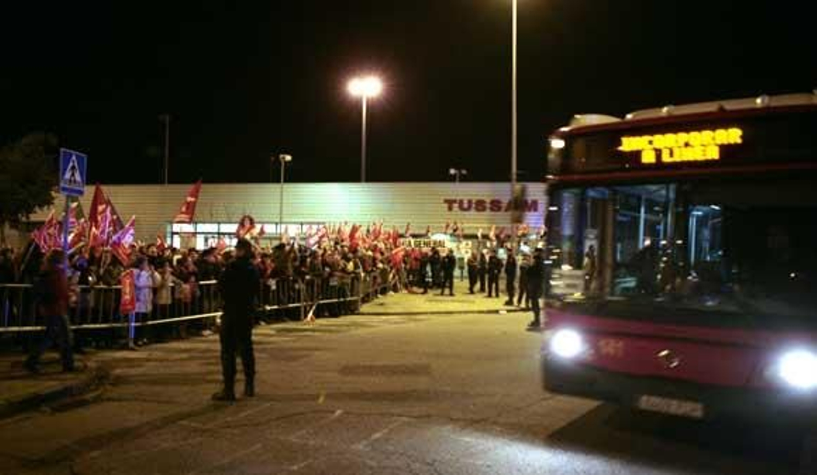 Posible sabotaje en Tussam, con 15 autobuses averiados