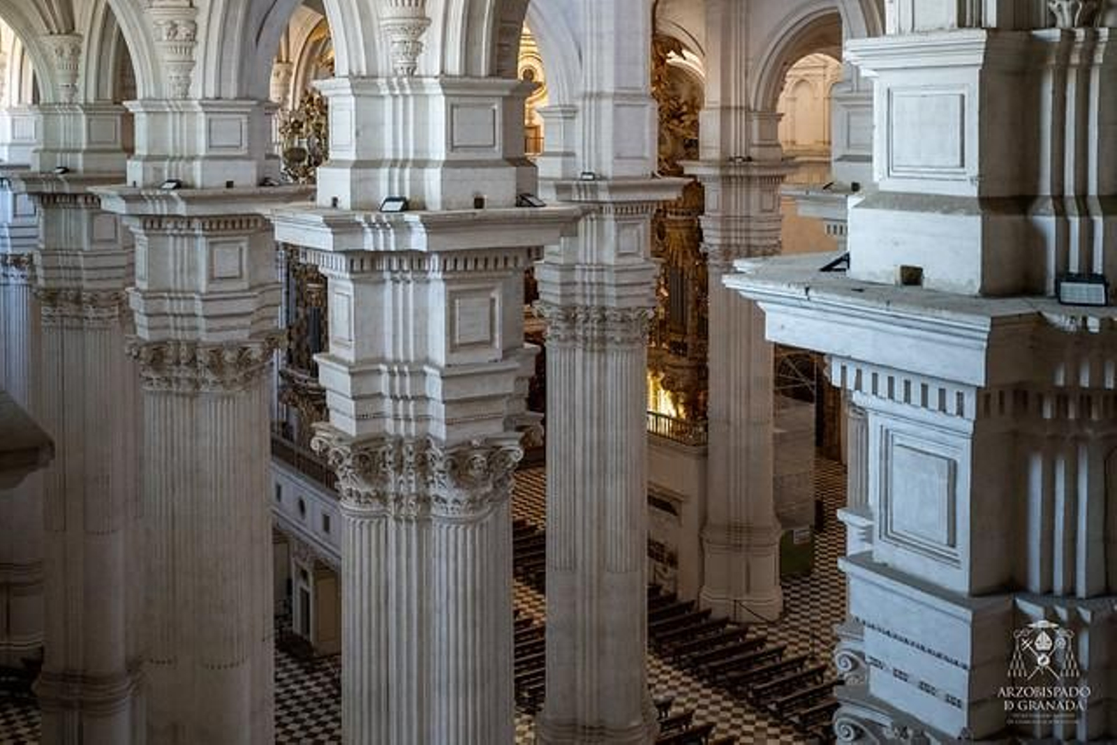 Las imágenes de Granada y la Catedral desde su torre, en plena restauración