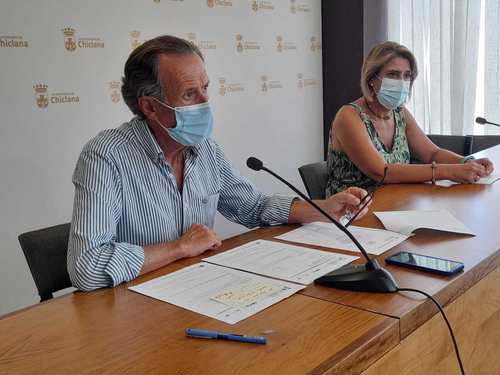 Comparecencia del alcalde y la delegada de Vías y Obras durante la mañana de este lunes.