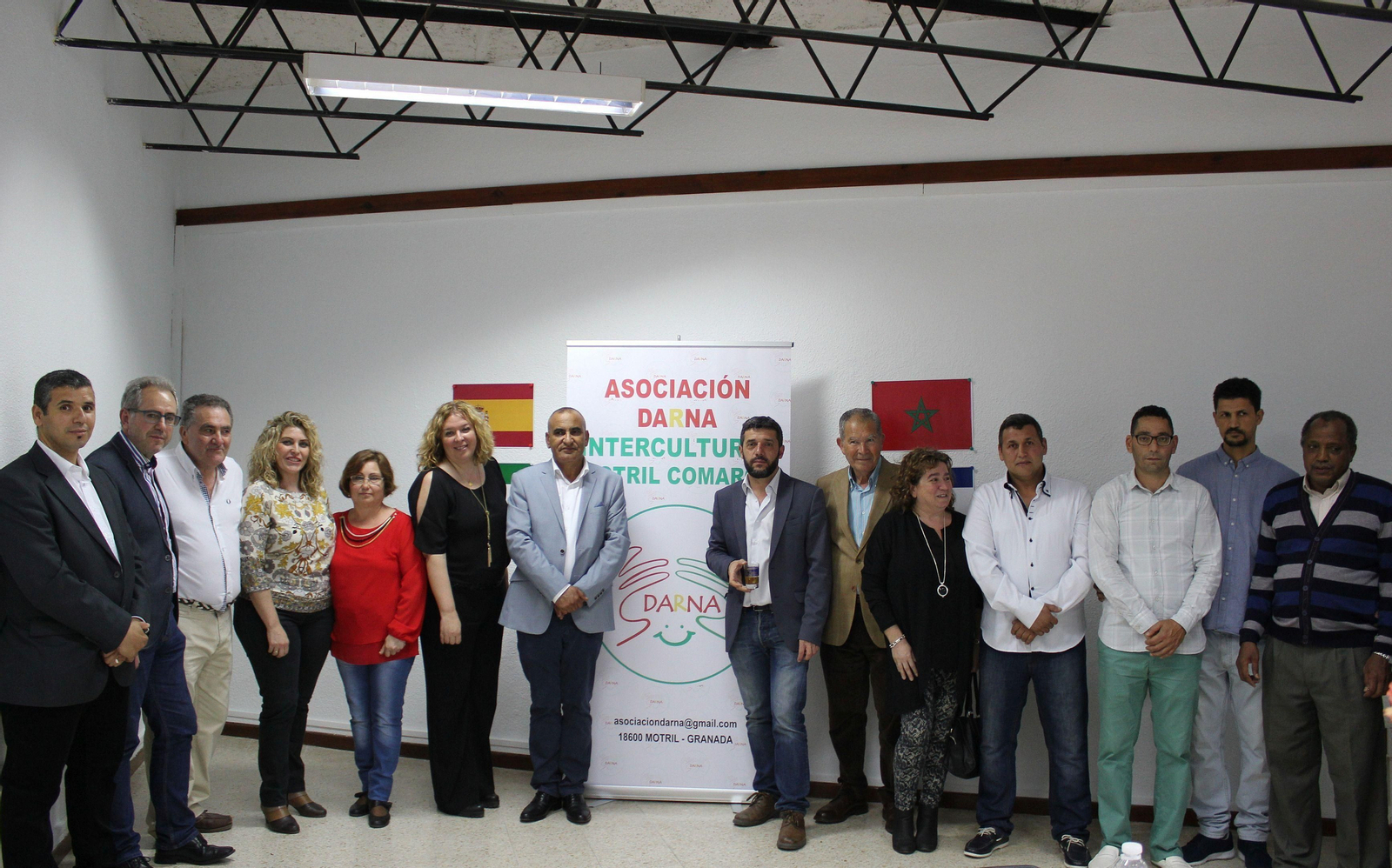 La asociación organiza numerosas charlas, encuentros y actividades socioculturales.