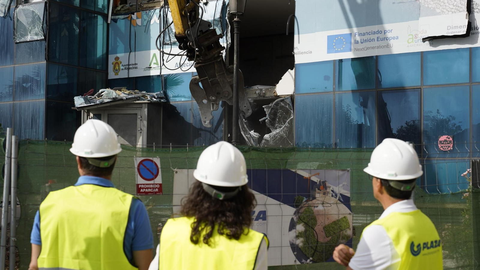 Fotografías de la demolición del edificio escalinata en Algeciras
