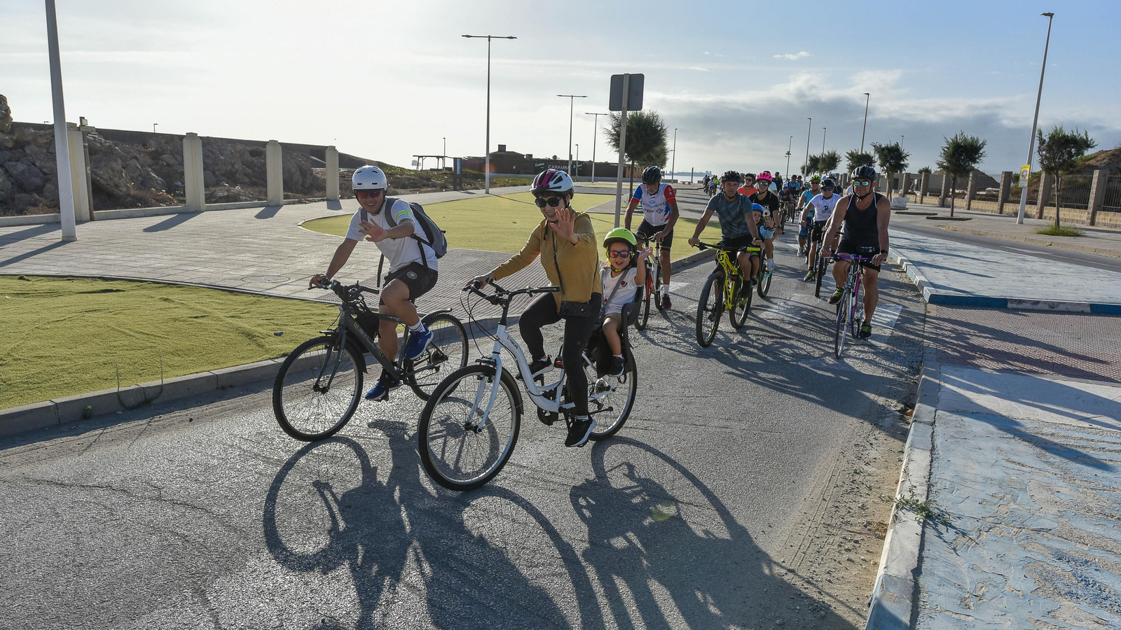 Marcha en bicicleta por la Semana de la Movilidad en La Línea, en imágenes
