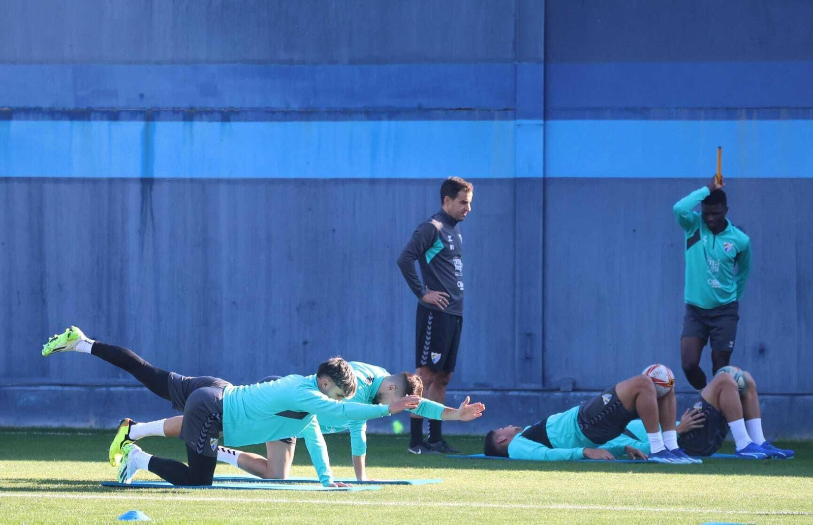 El Málaga CF regresa del parón con risas y una alegría