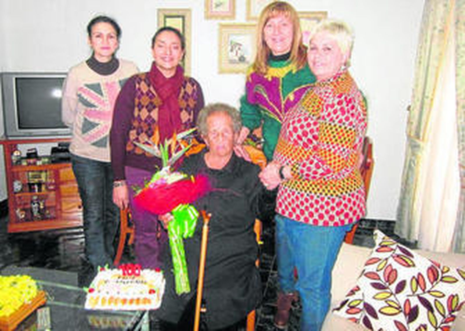 Los responsables de las instituciones también le rindieron homenaje.