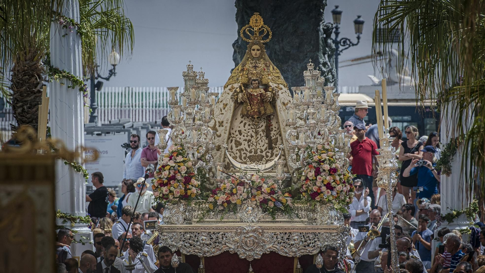 Búscate entre las imágenes del Domingo de Corpus en Cádiz
