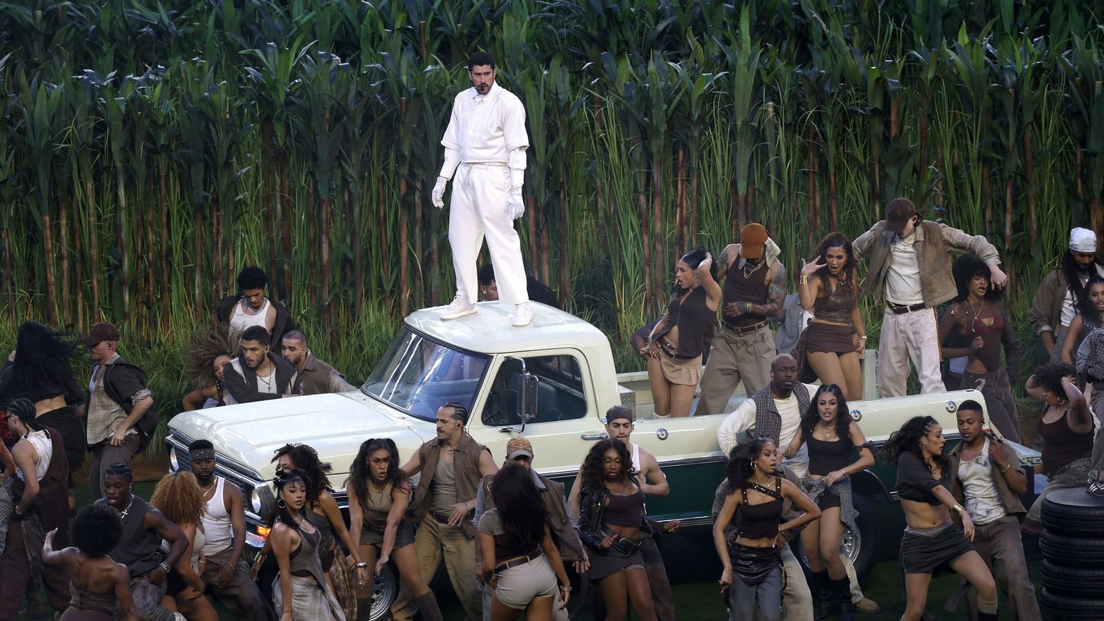 Bad Bunny, durante el espectáculo del descanso del Super Bowl 2026