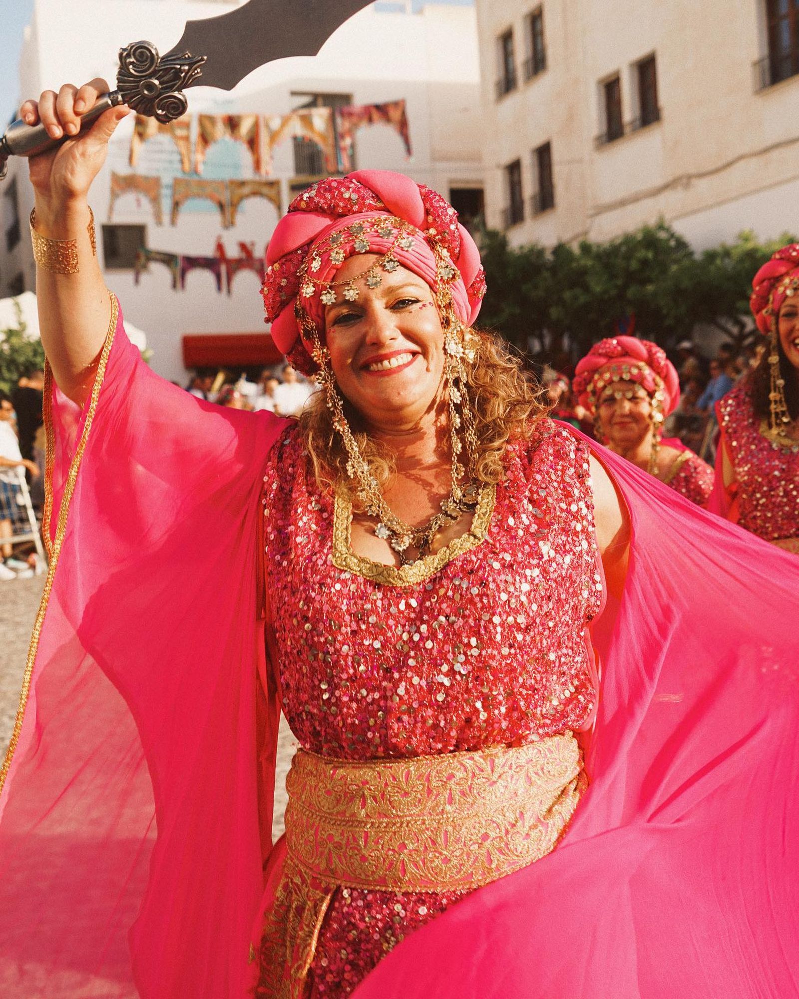 El tema de las instantáneas es la edición 2024 de Moros y Cristianos