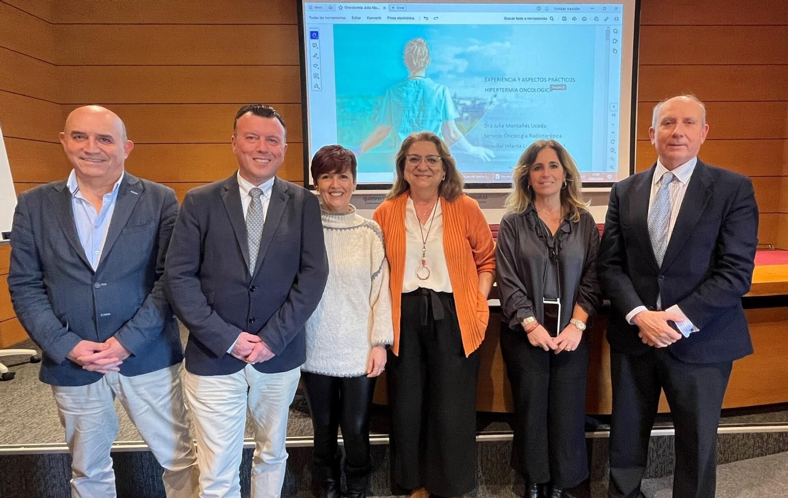 Foto de familia durante el encuentro  encuentro ‘Hipertermia Oncológica: presente y futuro en el tratamiento del cáncer'