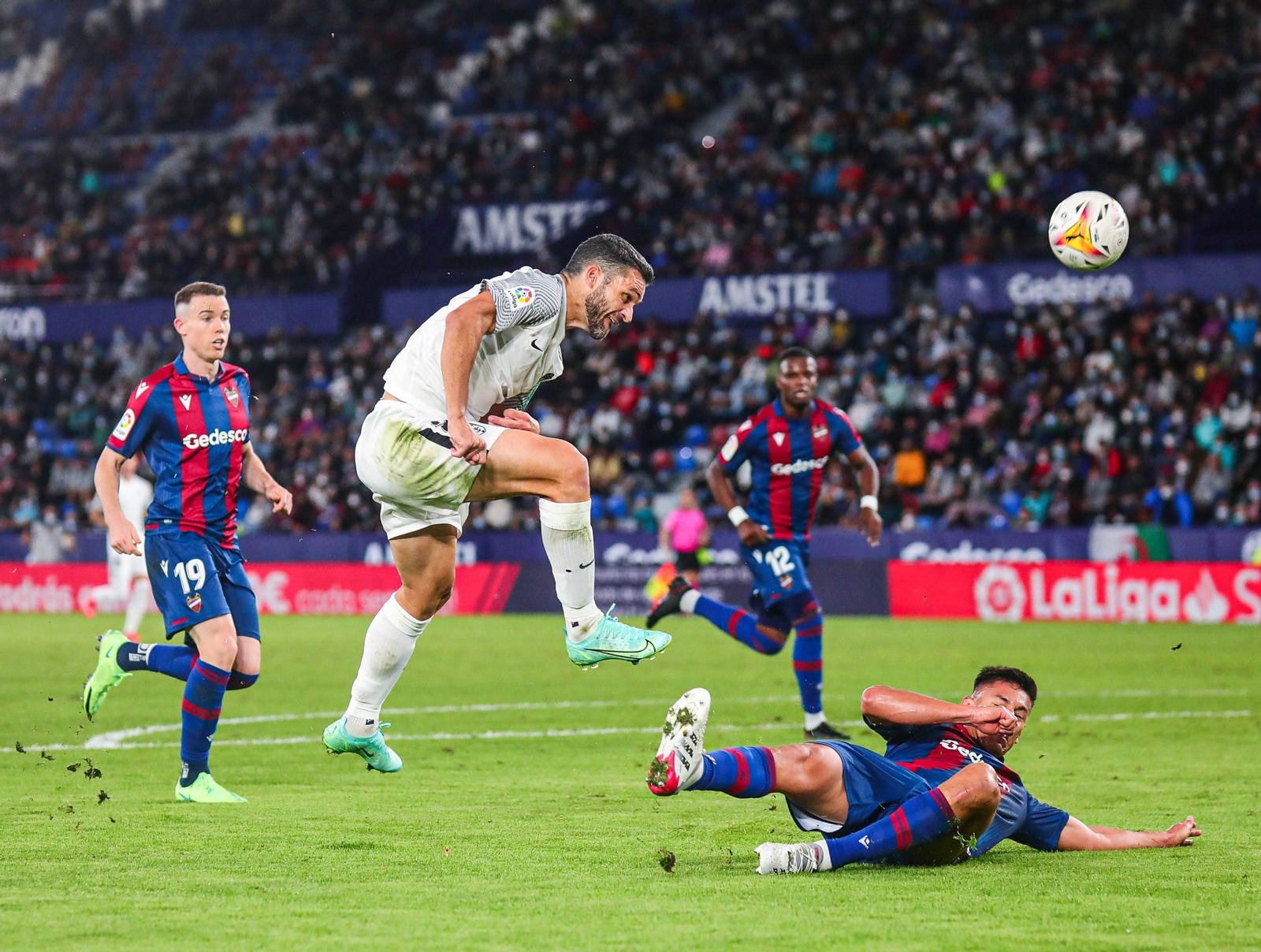 Jorge Molina suplirá a Luis Suárez en punta de ataque.