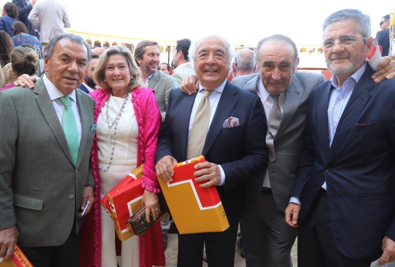 Los famosos y autoridades en los toros durante el viernes de preferia