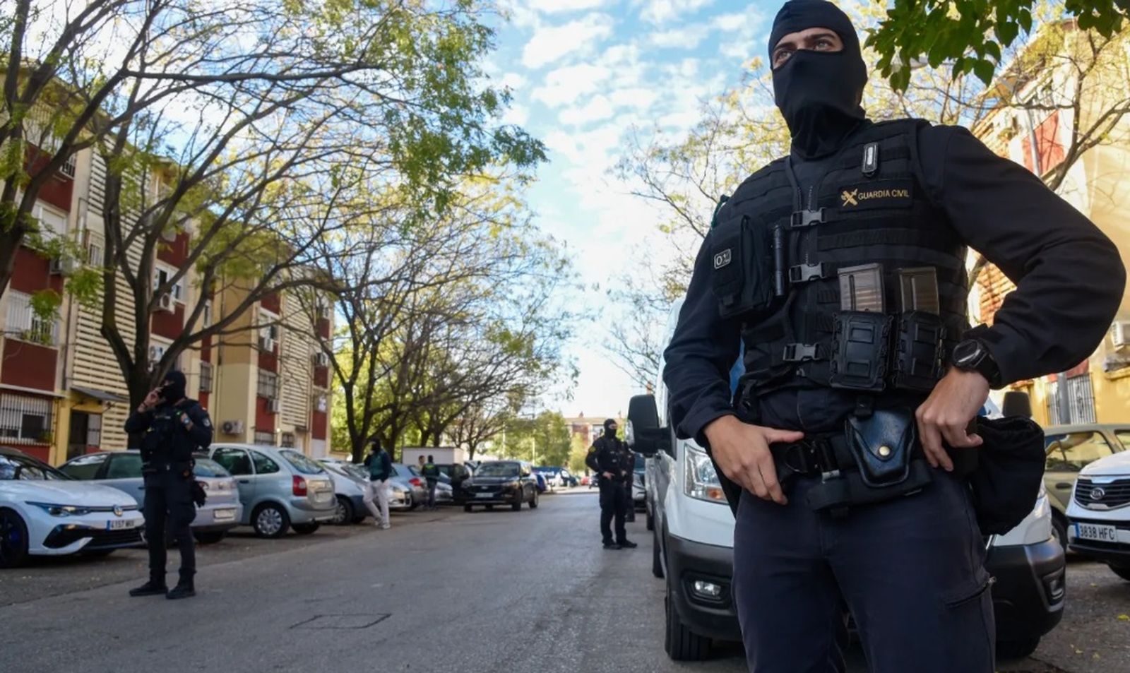 Guardias civiles desplegados en las Tres Mil Viviendas de Sevilla en una imagen de archivo.