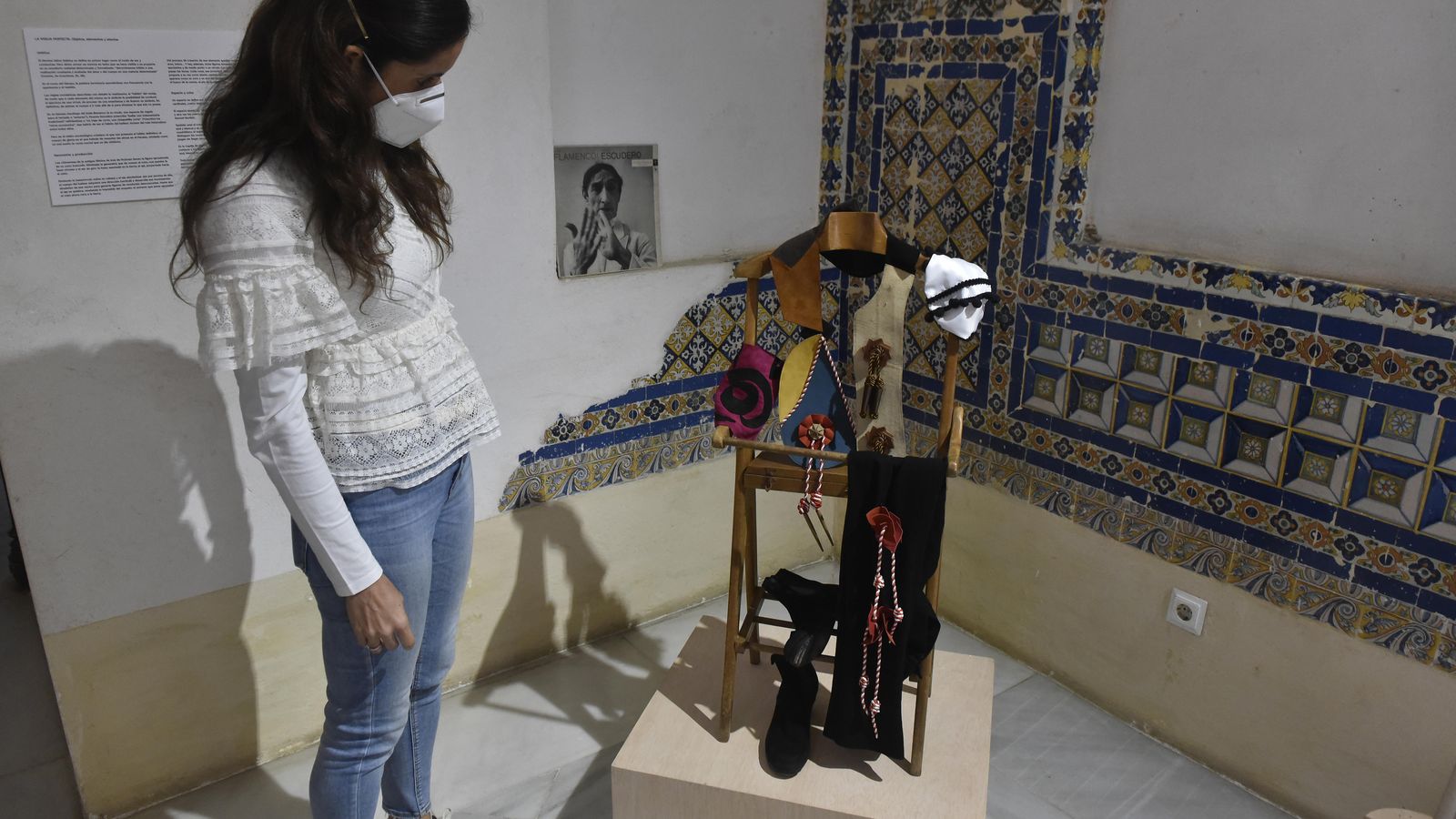 Obra de Pereñíguez inspirada en el traje corto que proponía en su 'Decálogo' Vicente Escudero.
