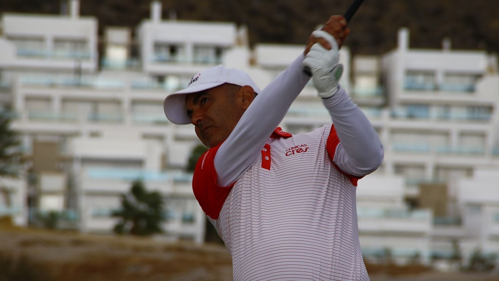 Carlos Balmaseda en uno de los golpes en la fecha inicial de esta Costa de Almería Campeonato de España.