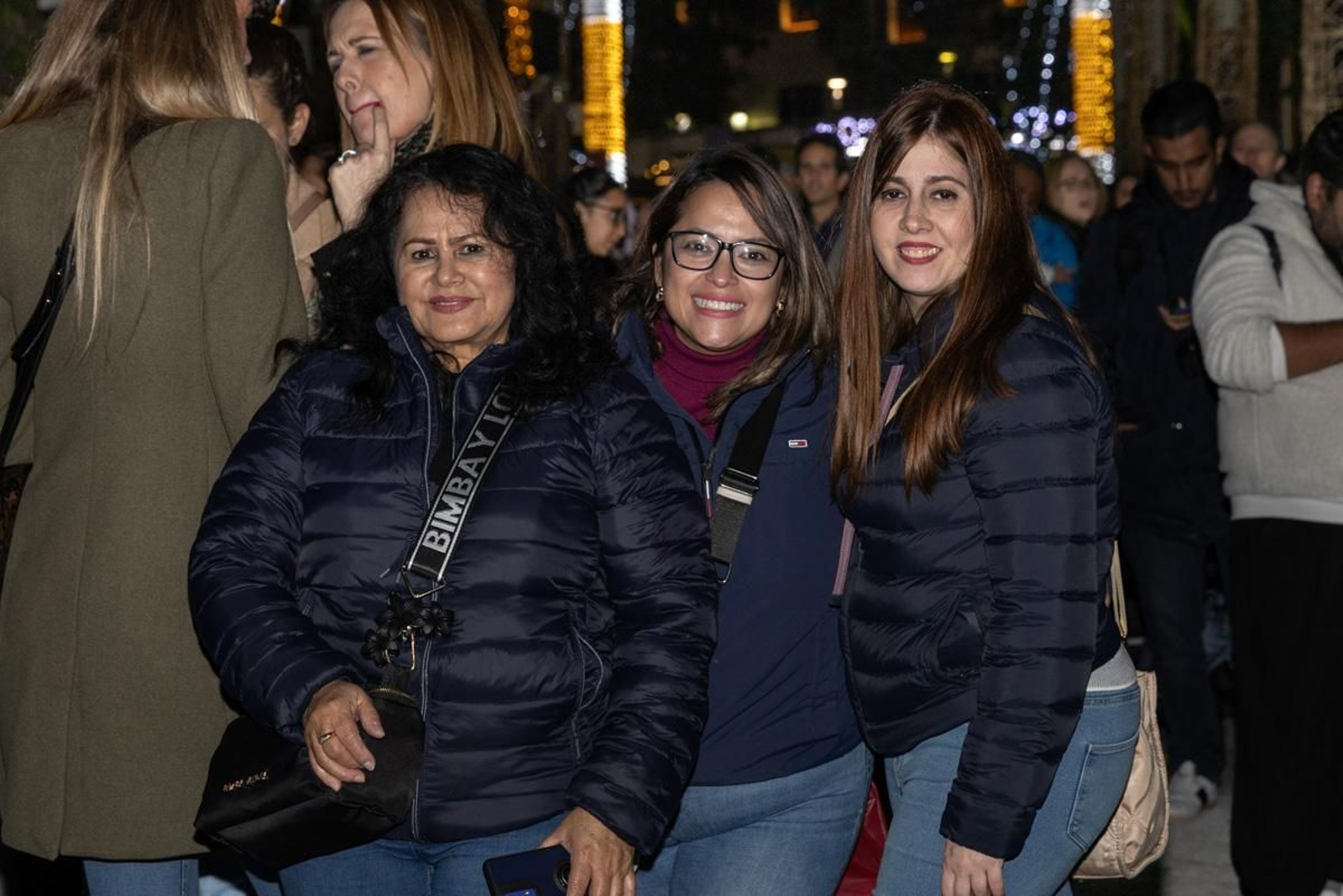 Jaén enciende su Navidad con sus habitantes echados a la calle