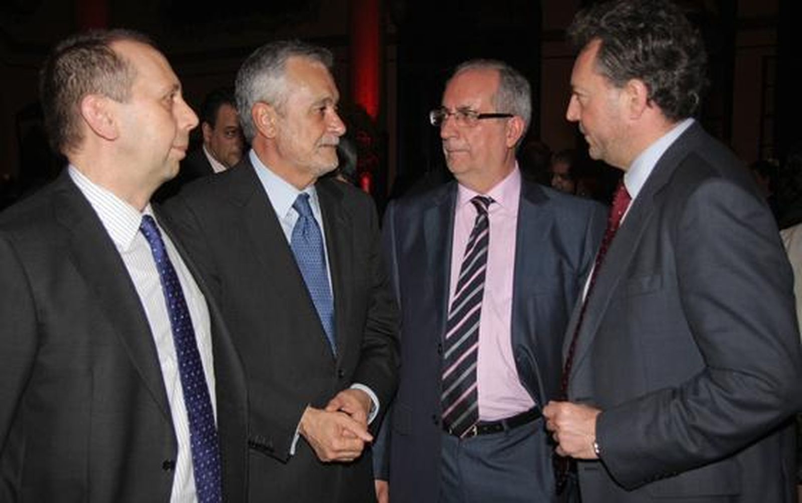 José Antonio Carrizosa, director de 'Diario de Sevilla' y de Publicaciones del Grupo Joly; José Antonio Griñán, José Aguilar, director de Opinión del Grupo Joly, y José Joly.