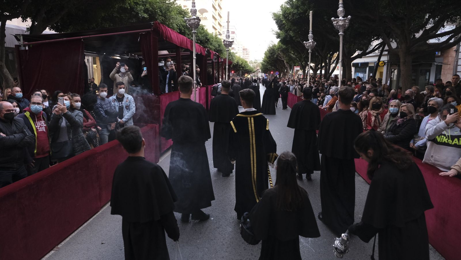 Procesión del Santo Entierro en Almería, en imágenes.