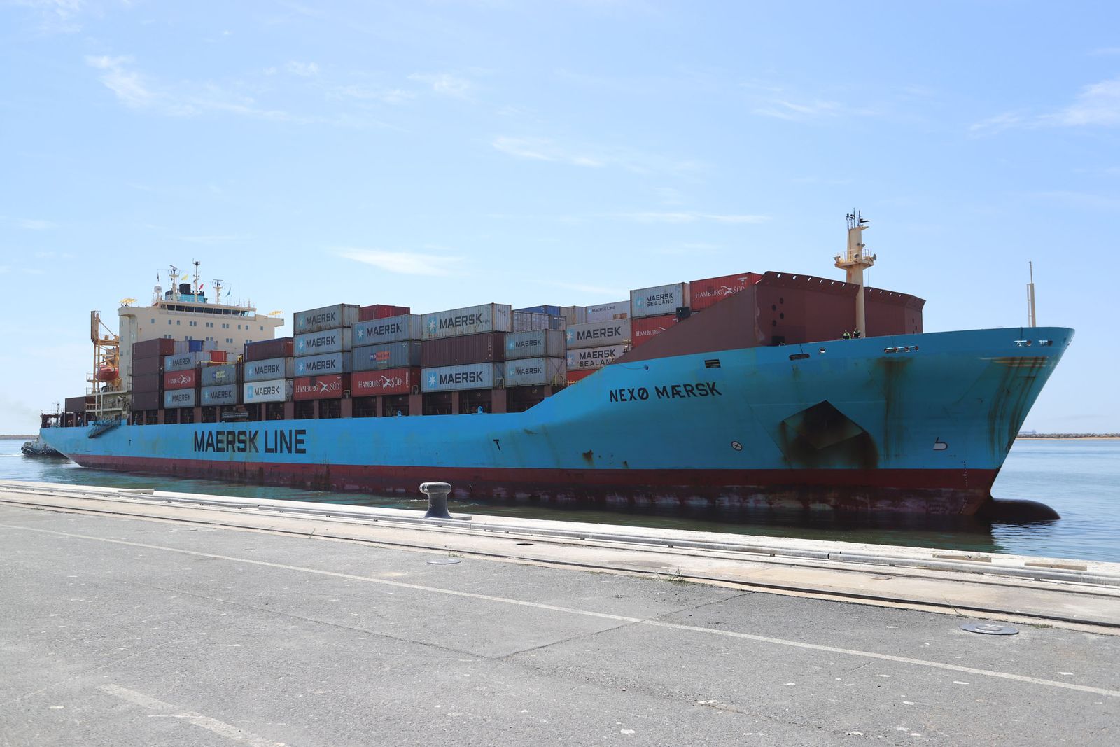 Imágenes de la llegada del buque Maersk al Puerto de Huelva, que abre las escalas con la línea entre Leixoes y Algeciras