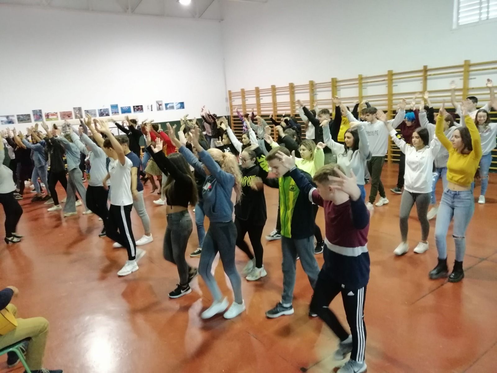 Una imagen de la clase magistral impartida por Jaime Cala en el IES Mar de Cádiz.