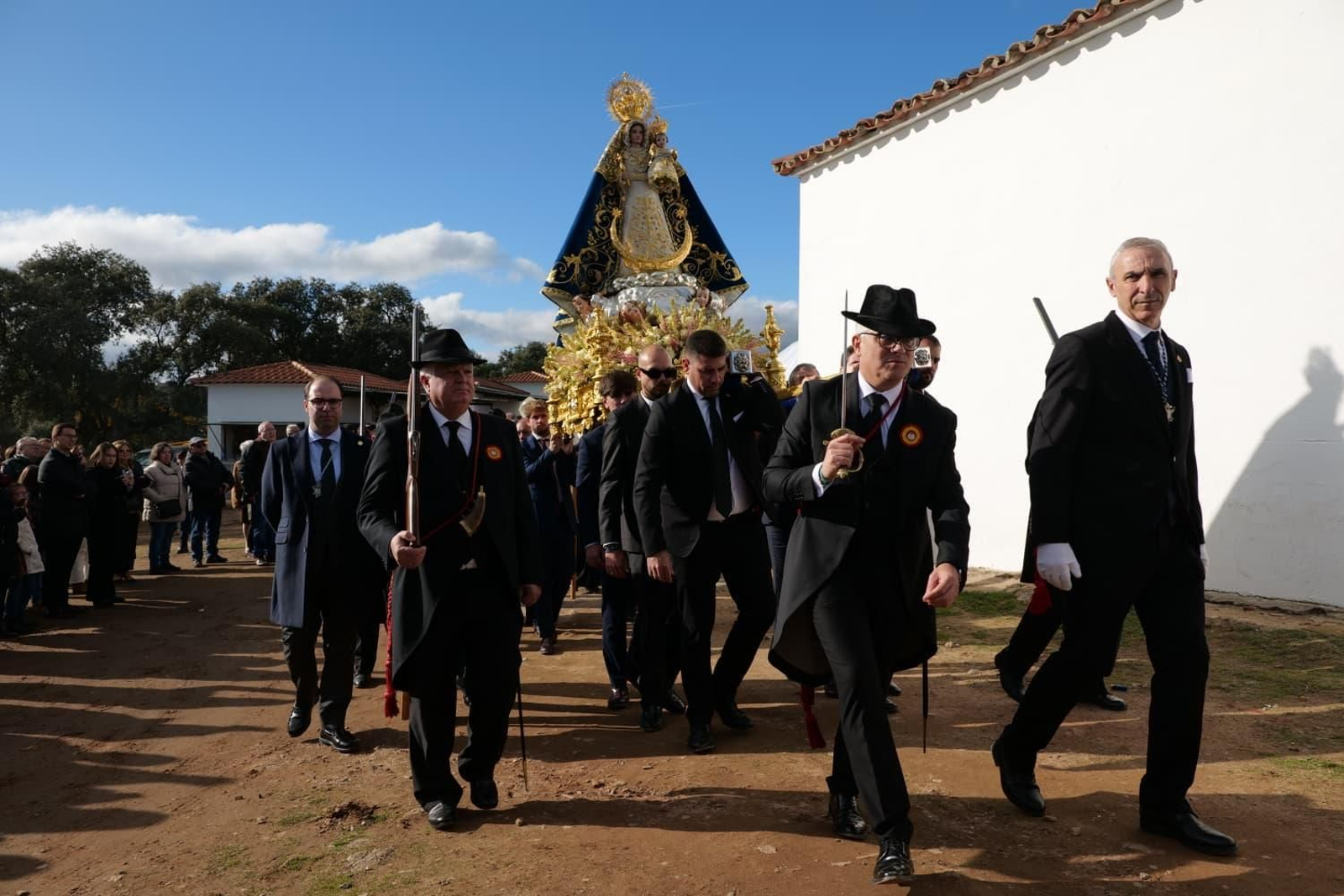 Procesión de la Virgen de Luna tras su coronación canónica