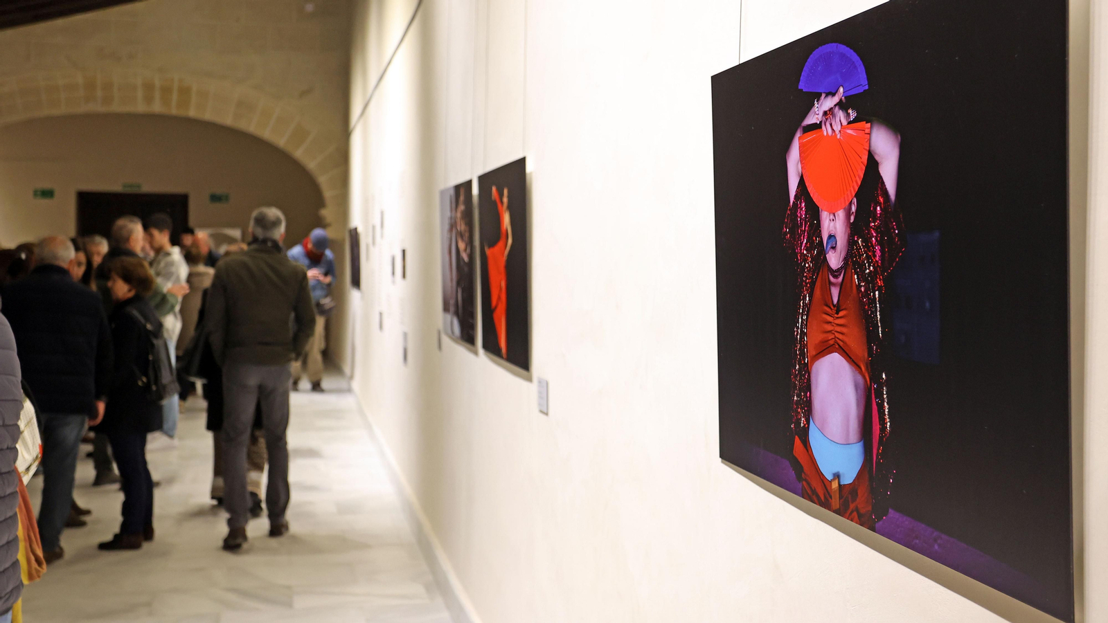Exposición de Javier Fergo en los Claustro por el Festival de Jerez