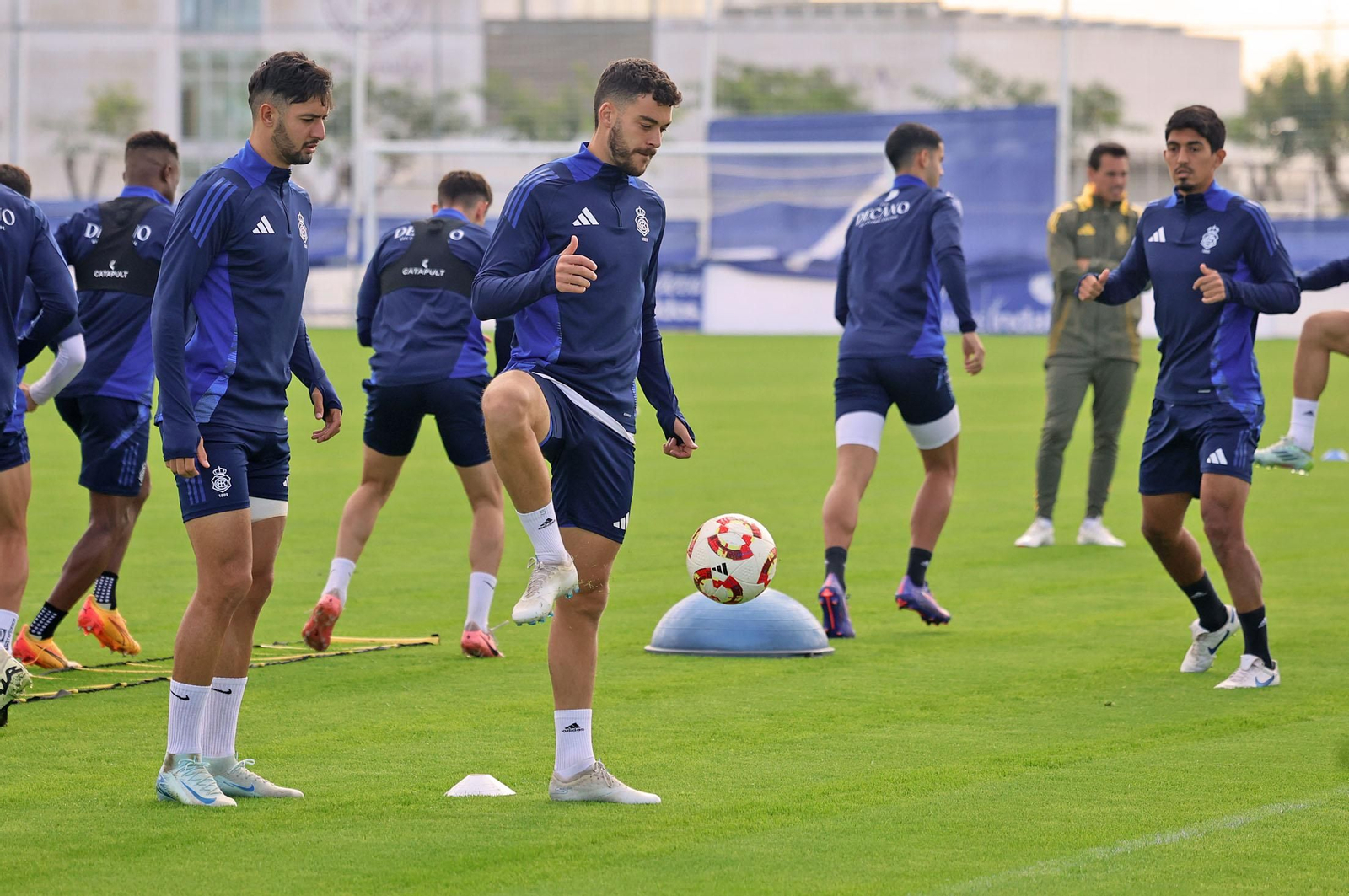 Imágenes del entrenamiento del Recre en la Ciudad Deportiva Francisco Mendoza